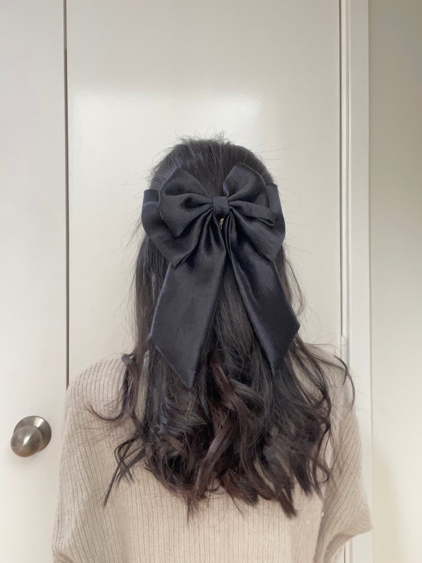 Oversized Bow in Black